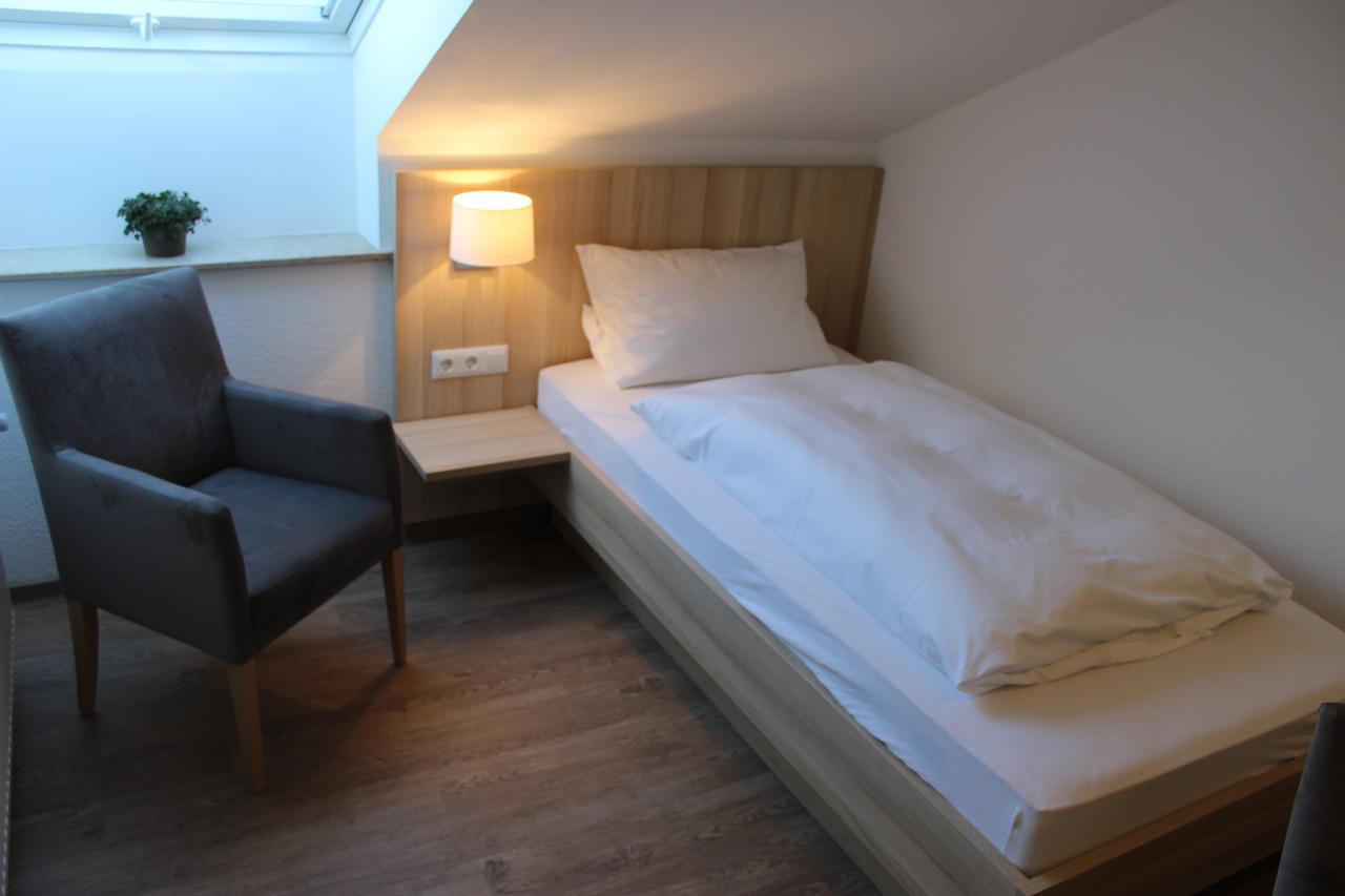 Gasthof Und Pension Zum Loewen Hirschberg an der Bergstrasse Bagian luar foto