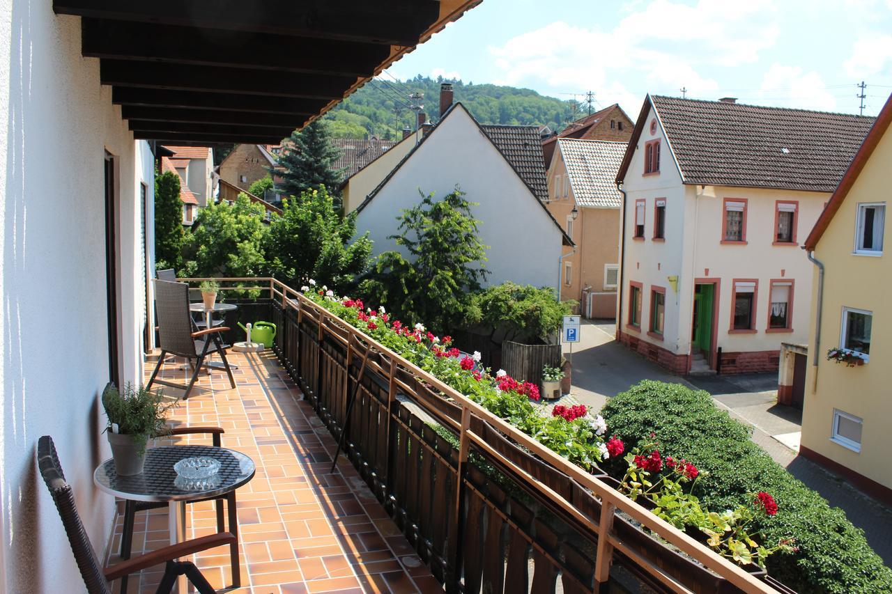 Gasthof Und Pension Zum Loewen Hirschberg an der Bergstrasse Bagian luar foto